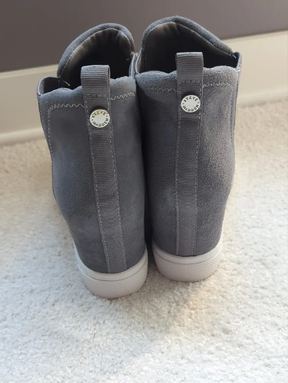 Steve Madden modern gray